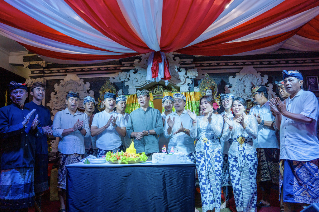 Wabup Suiasa Hadiri HUT Ke-34 ST Dharma Kerthi, Banjar Tegal Saat Delodan Kapal